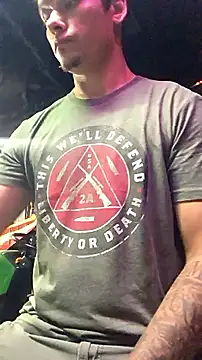 Snapshot of twistafatpipe chatting on October 4, 2025, 7:59 pm twistafatpipe online show from October 4, 2025, 7:59 pm