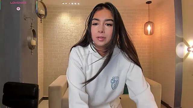 VeronicaBlue online show from October 25, 2025, 9:19 am