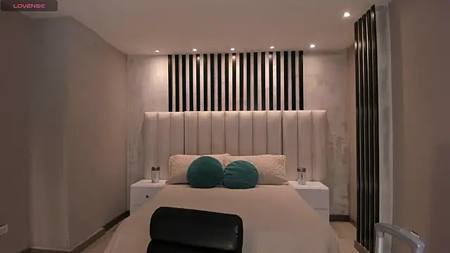 Snapshot of NataliaGaret chatting on September 28, 2025, 11:23 pm NataliaGaret online show from September 28, 2025, 11:23 pm