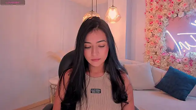 Snapshot of AyshelBrown chatting on October 8, 2025, 5:09 am AyshelBrown online show from October 8, 2025, 5:09 am