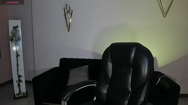 LizzCooper online show from November 25, 2025, 3:29 am