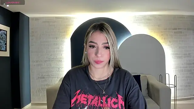 LizzCooper online show from October 31, 2025, 4:09 am