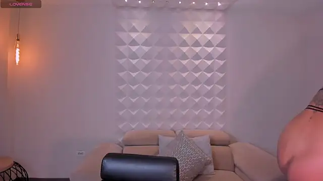 Snapshot of AmberColors_ chatting on September 15, 2025, 7:25 pm AmberColors online show from September 15, 2025, 7:25 pm