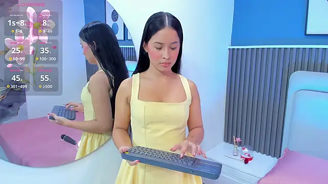 Snapshot of lily__star chatting on December 17, 2025, 3:22 am lily star online show from December 17, 2025, 3:22 am