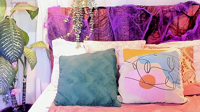 Snapshot of Ashley_Monroe chatting on November 3, 2025, 11:47 am Ashley Monroe online show from November 3, 2025, 11:47 am