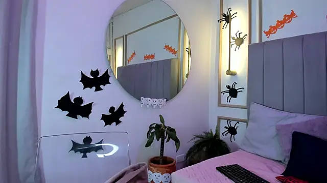 Snapshot of Ashley_Monroe chatting on October 10, 2025, 11:55 am Ashley Monroe online show from October 10, 2025, 11:55 am