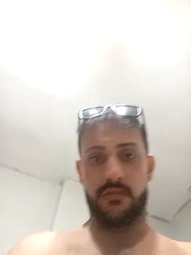 Snapshot of Muratcan33 chatting on October 15, 2025, 12:09 am Muratcan33 online show from October 15, 2025, 12:09 am