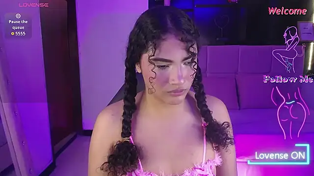 emiily smith1 online show from September 28, 2025, 1:40 pm