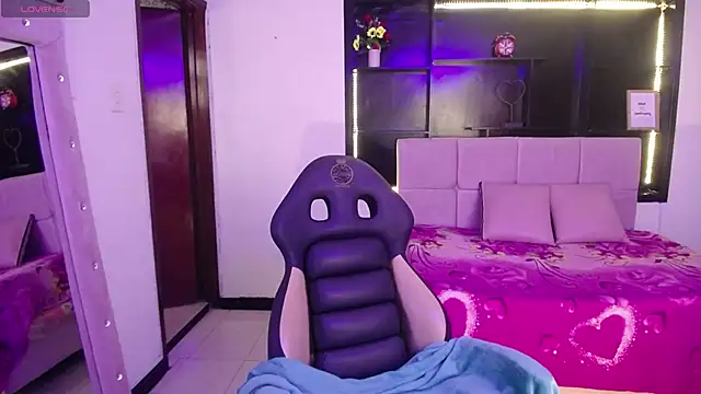 emiily smith1 online show from October 8, 2025, 7:58 pm