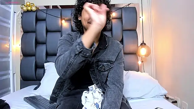 Miriam milf online show from December 4, 2025, 12:26 pm