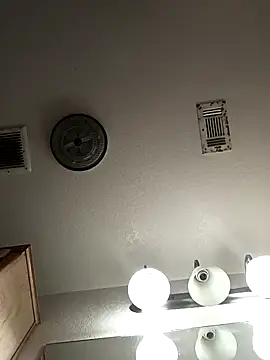 Snapshot of Candy_Head chatting on October 28, 2025, 10:47 am Candy Head online show from October 28, 2025, 10:47 am