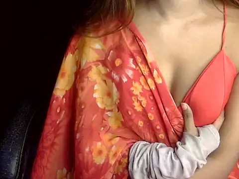 Snapshot of heartless_Queen chatting on January 18, 2026, 5:44 am heartless Queen online show from January 18, 2026, 5:44 am