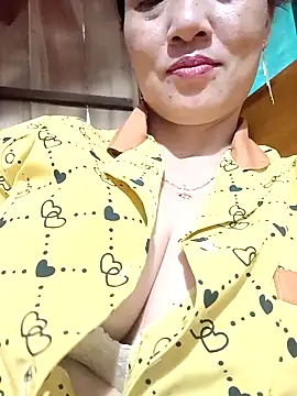 Snapshot of Nana-bar chatting on September 12, 2025, 8:03 am Nana-bar online show from September 12, 2025, 8:03 am