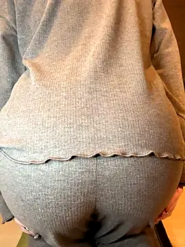 Snapshot of natsumi_NTR_TV chatting on October 24, 2025, 1:54 pm natsumi NTR TV online show from October 24, 2025, 1:54 pm