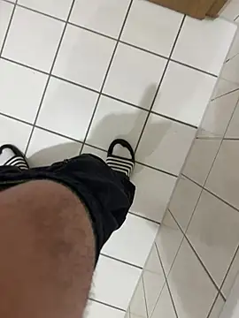 Snapshot of Dicksxd chatting on February 11, 2026, 7:14 pm Dicksxd online show from February 11, 2026, 7:14 pm