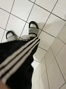 Snapshot of Dicksxd chatting on February 28, 2026, 5:29 am Dicksxd online show from February 28, 2026, 5:29 am