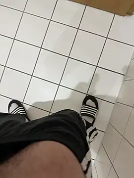 Snapshot of Dicksxd chatting on February 26, 2026, 5:57 pm Dicksxd online show from February 26, 2026, 5:57 pm