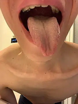 aki 2727 online show from October 7, 2025, 12:06 pm