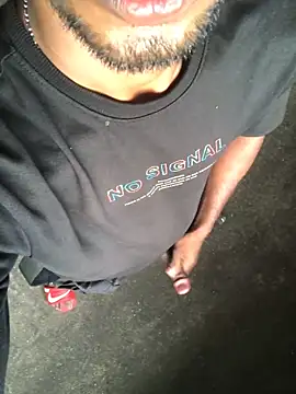 Snapshot of kavi1q1 chatting on October 15, 2025, 1:15 am kavi1q1 online show from October 15, 2025, 1:15 am