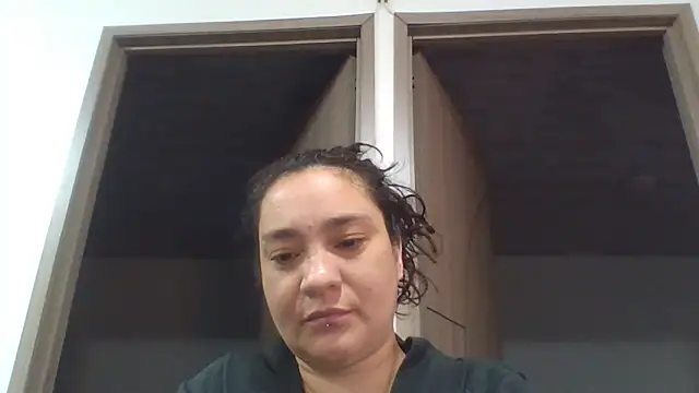 Snapshot of _im_alaya chatting on October 15, 2025, 8:39 pm  im alaya online show from October 15, 2025, 8:39 pm