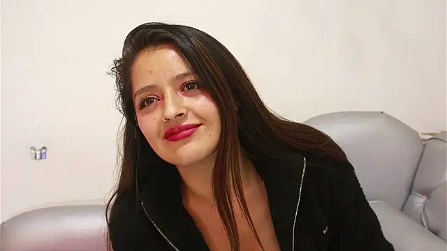 Snapshot of Lily_rousee_ chatting on February 14, 2026, 12:44 am Lily rousee online show from February 14, 2026, 12:44 am