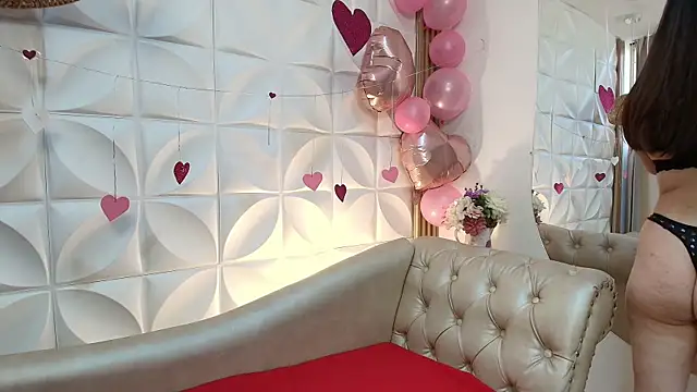 Snapshot of Lily_rousee_ chatting on February 10, 2026, 12:59 pm Lily rousee online show from February 10, 2026, 12:59 pm