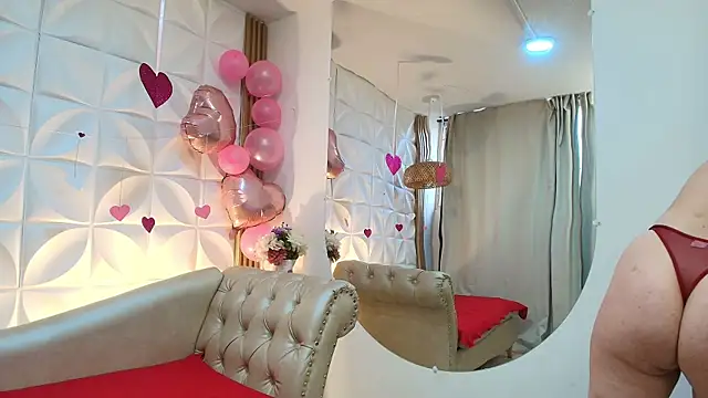 Snapshot of Lily_rousee_ chatting on February 9, 2026, 12:47 pm Lily rousee online show from February 9, 2026, 12:47 pm