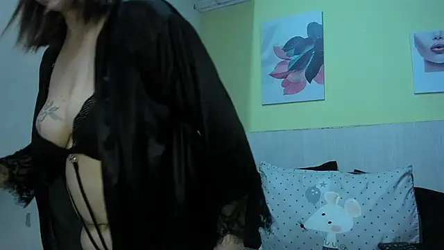 Snapshot of AtheneaArbelaez_ chatting on September 17, 2025, 12:51 pm AtheneaArbelaez  online show from September 17, 2025, 12:51 pm