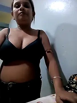 HOTT AISHA online show from November 2, 2025, 11:26 am