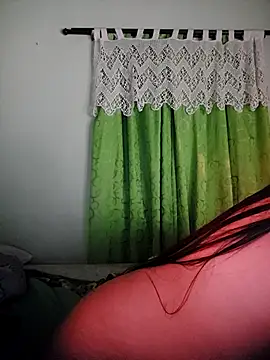 Snapshot of Linda_Saenz_ chatting on October 6, 2025, 7:53 am Linda Saenz  online show from October 6, 2025, 7:53 am