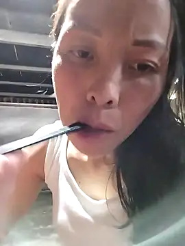 Snapshot of Sinejdk3 chatting on October 4, 2025, 8:49 am Sinejdk3 online show from October 4, 2025, 8:49 am