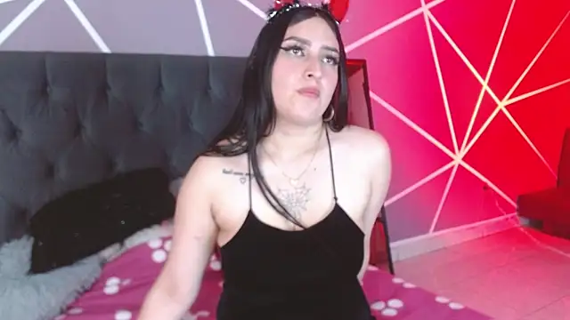 Chloe1126  online show from October 13, 2025, 2:51 pm