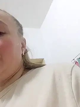 Kiss Eva online show from February 8, 2026, 3:32 pm