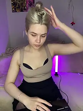 April Purr online show from March 26, 2026, 8:23 am