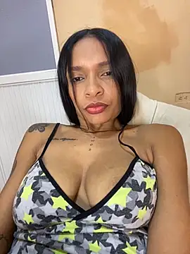 Luna025 online show from November 2, 2025, 5:45 am