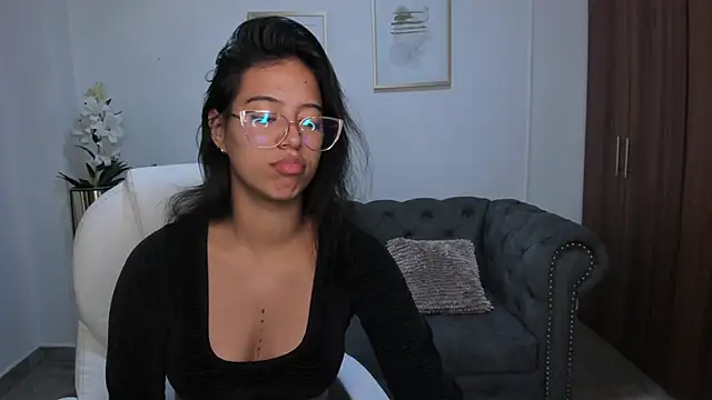 Snapshot of raven_stonee chatting on October 16, 2025, 3:15 am raven stonee online show from October 16, 2025, 3:15 am