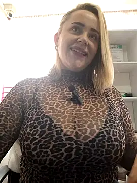 CurvyLust x online show from September 13, 2025, 2:39 pm