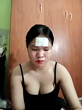 emyeuhss online show from October 2, 2025, 3:48 pm