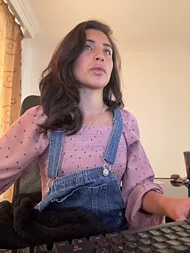 sophie conelly online show from September 16, 2025, 3:57 pm
