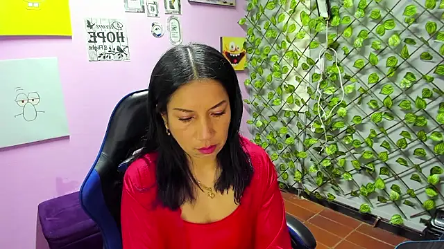 Megan Collinss  online show from January 10, 2026, 1:17 pm