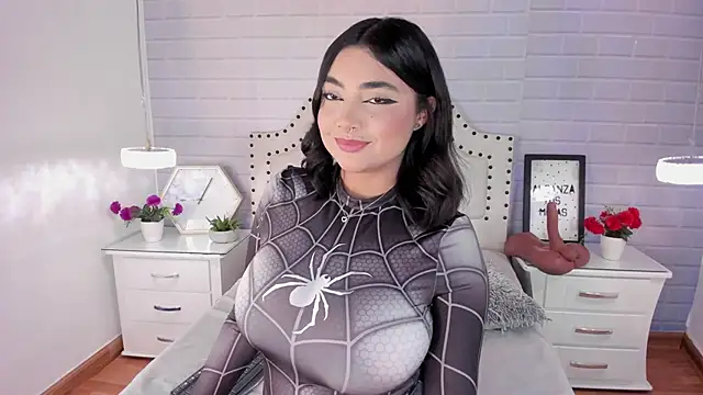 Snapshot of SASHASTRADA chatting on October 24, 2025, 10:20 pm SASHASTRADA online show from October 24, 2025, 10:20 pm