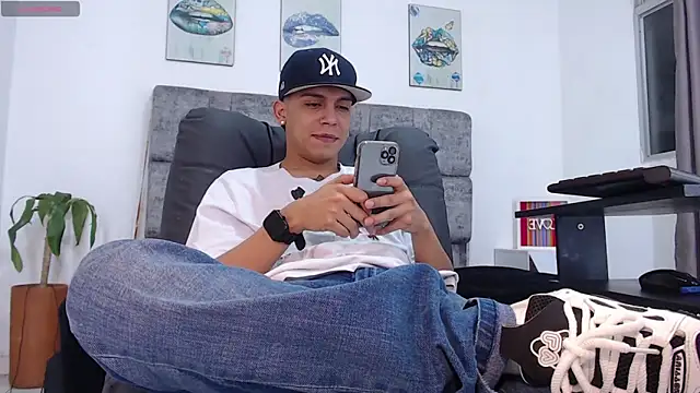 david santos16 online show from December 17, 2025, 2:38 am