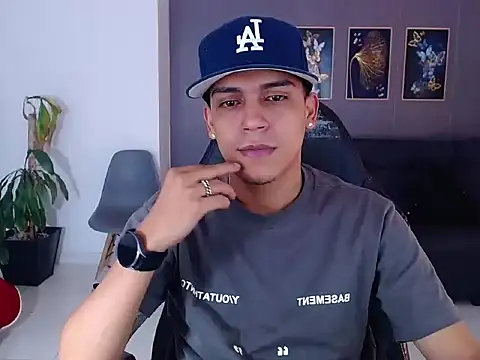 david santos16 online show from September 20, 2025, 5:56 am