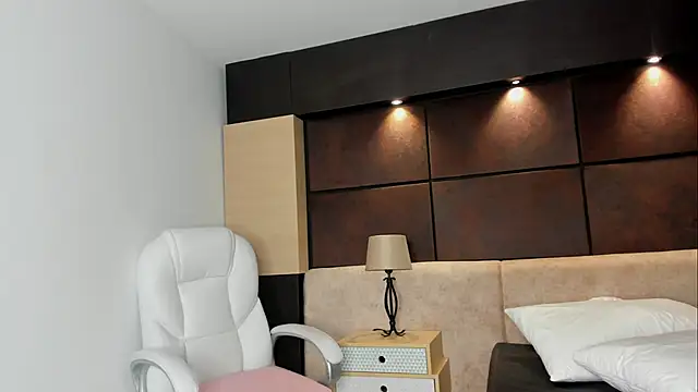 CandelaMartineez online show from October 13, 2025, 6:42 pm