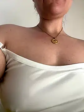 Snapshot of Pribaixinha chatting on October 20, 2025, 7:03 pm Pribaixinha online show from October 20, 2025, 7:03 pm