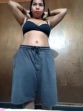 CloeeHills  online show from October 6, 2025, 12:45 am