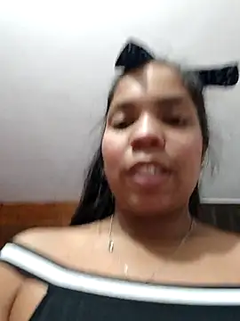 CloeeHills  online show from October 23, 2025, 4:44 am