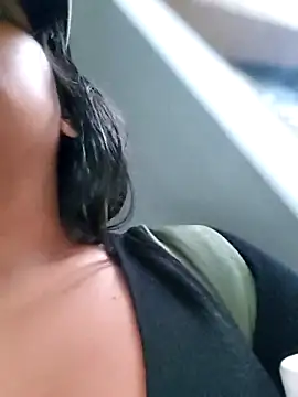 CloeeHills  online show from September 18, 2025, 12:19 pm