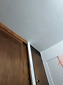 CloeeHills  online show from October 31, 2025, 10:01 am