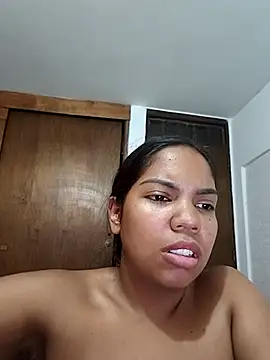 CloeeHills  online show from October 18, 2025, 6:54 pm